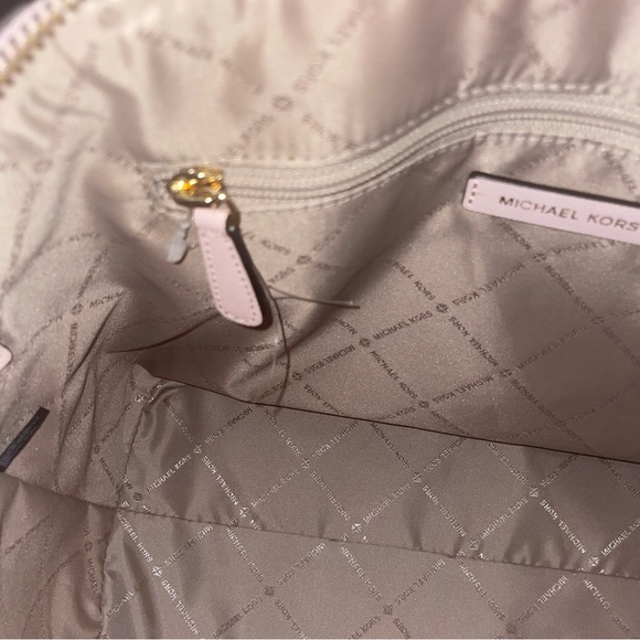 Michael Kors Satchel Crossbody Medium Soft Pink Like New! - Picture 12 of 16